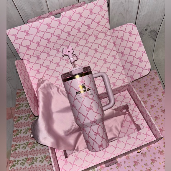 Stanley x Loveshackfancy 40oz quencher tumbler baby bow zip/ pink peppermint cup - Picture 7 of 7